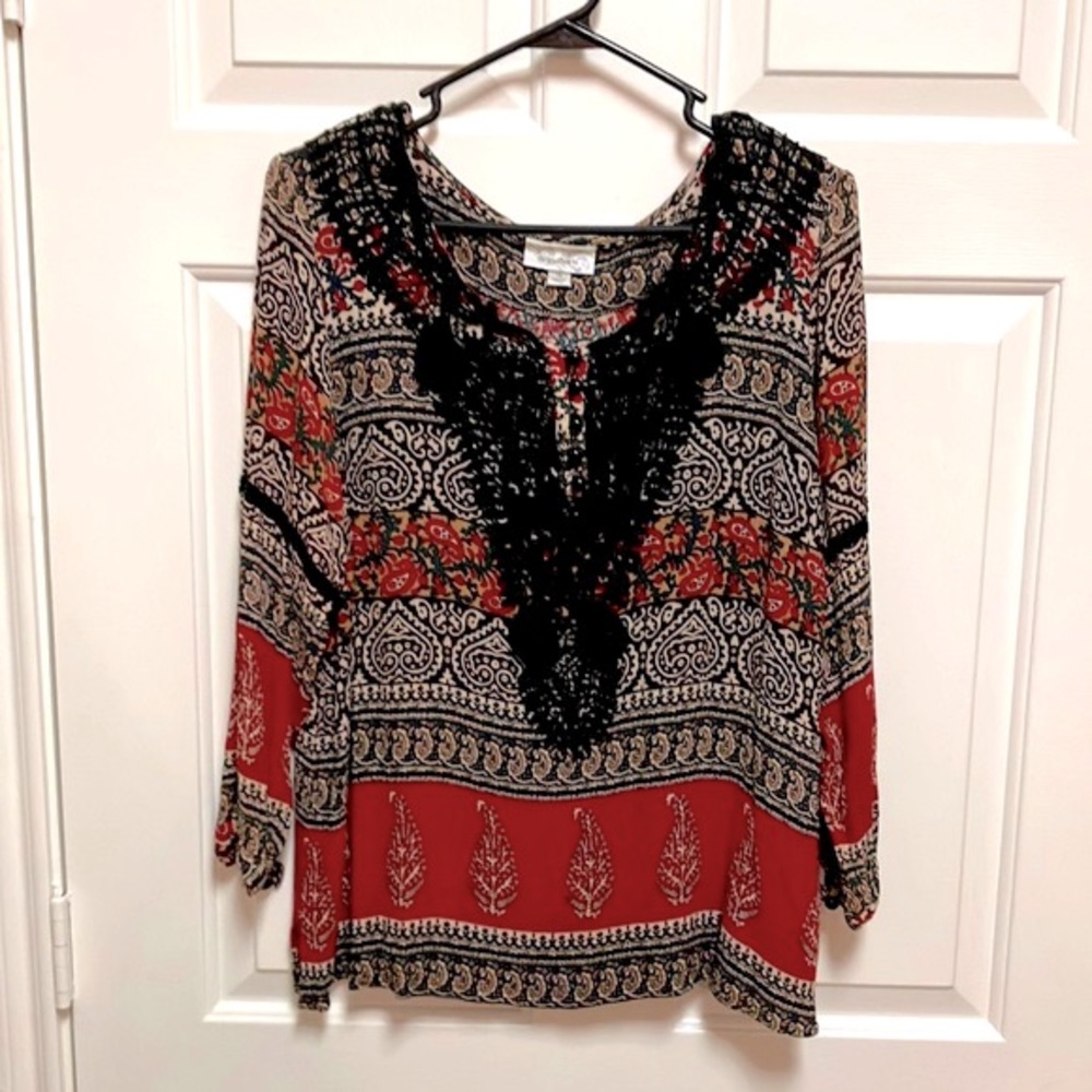 Dressbarn Scoop Neck Blouse Black, Red & White w/Black Crocheted Trim Size 1X